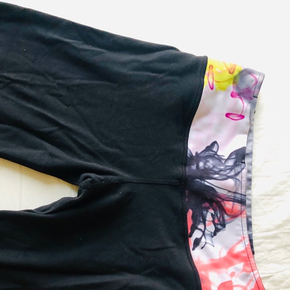 Lululemon flare pants groove size 4 - Picture 7 of 9